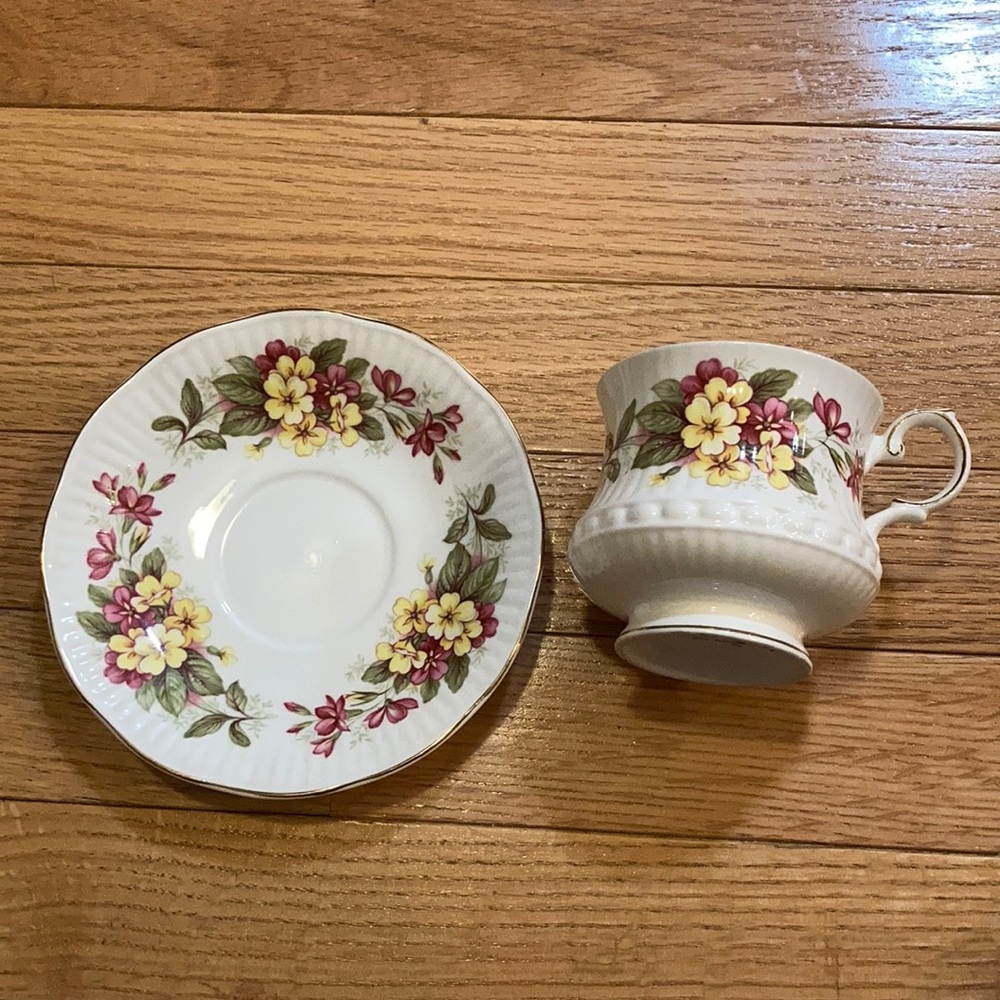 Queens cup & saucer    In great condition